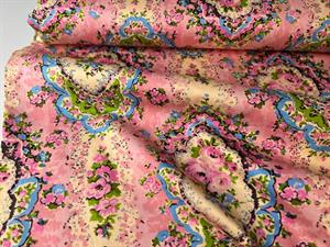 Fastvævet bomuld - lækker lyserød med smukke blomster