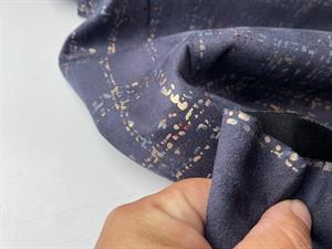 Scuba suede - marineblå med flot foil mønster