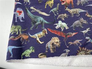 Isoli - farlige dinosaurer på blålilla bund