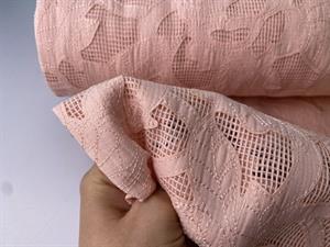 Blonde - fast blonde i rosa med net