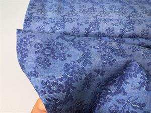 Patchwork stof - yndige blomster på flot blå bund