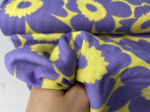 Vævet hør/viscose - skønt blomstermotiv i lavendel og gul