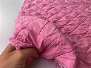Quiltet stof - blok quiltet, blød og bubblegum