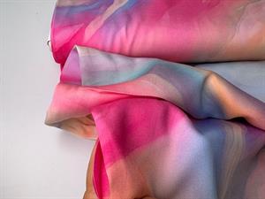 Fastvævet viscose - lyserøde og pinke toner i wave mønster