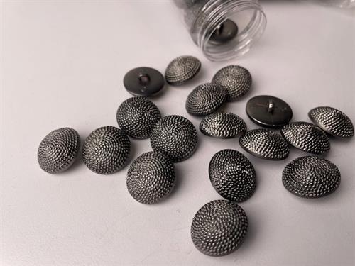 Øjeknap - metal look med kædemønster, 19 mm