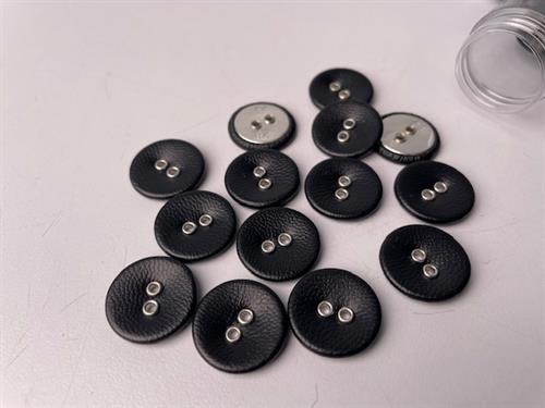 Knap - læder look i sort, 18 mm