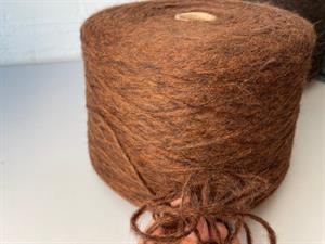 Softbaby blow garn - fjerlet og i hasselnød meleret, 100 gram