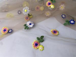 Tyl - beige med daisy blomster
