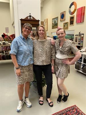 Fastvævet bomuld med stræk - lækkert leopard print 