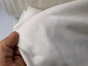 Bomuldsjersey - fin hulmønstret i hvid, økologisk