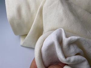 Ubleget og uvasket tykkere uldjersey - ecru, stoffet er beskidt