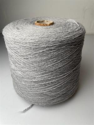 Luksus uld -  lys grå lækker blød tråd, ca 1 kg