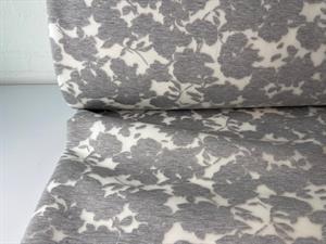 Scuba - smukkeste grå blomster på hvid bund