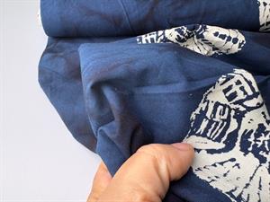 Fastvævet bomuld - unik batik i blå med flotte print