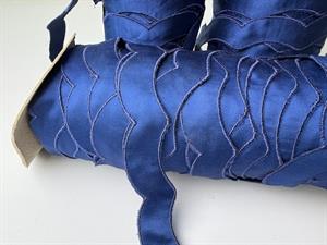 Fast bånd - flot blå farve i stor zigzag lidse