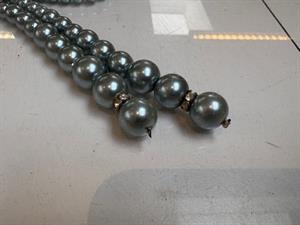 Perler på snor - steel bluish, 125 cm lang