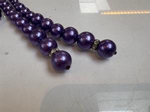 Perler på snor - lilla, 125 cm lang