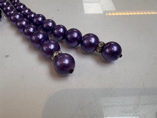 Perler på snor - lilla, 125 cm lang