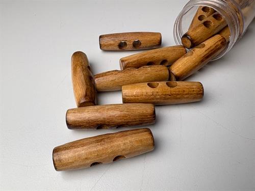 Duffelcoat knap - mørkere træ med to huller, 40 mm