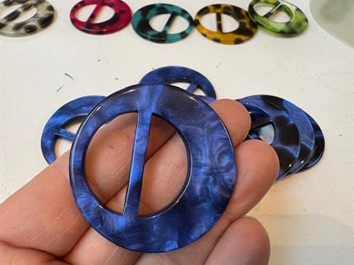 Spænde - rund og kobolt leopard look