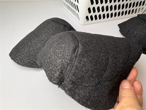 Skulderpude - sort, til jakker og frakker