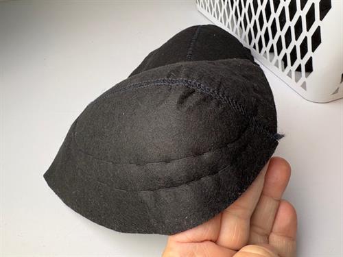 Skulderpude - sort, til jakker og frakker