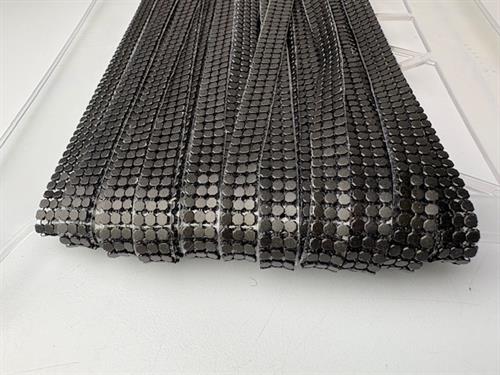 Similibånd - mat sort med nitter