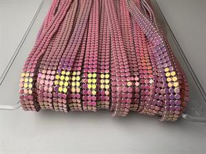 Similibånd - metallic lyserød changerende med nitter, til påstrygning