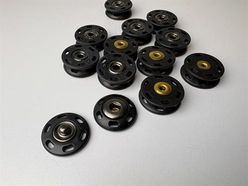 Tryklås - lækker trykknap til påsyning, sort og 20 mm