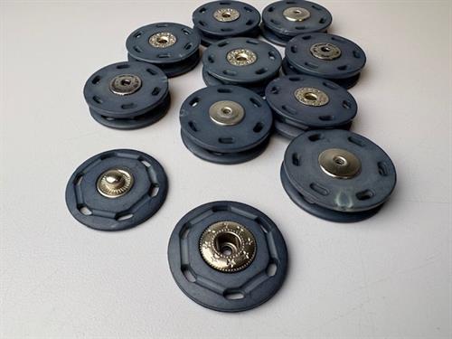 Tryklås - lækker trykknap til påsyning, mørk jeansblå og 30 mm