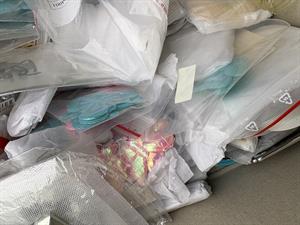 Lykke kasse - mange assorterede spænder og andre dimser