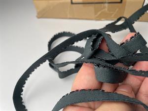 Undertøjs elastik - blød elastik med lille tungekant i mørk grøn, ca 1 cm