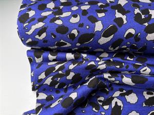 Vinterjersey - smukt mønster på blå baggrund