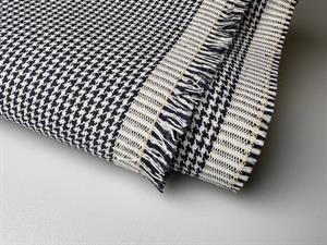 Fastvævet denim - mini hanefjed i mørk marine og offwhite 