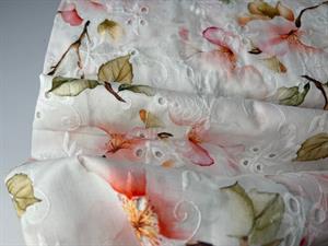 Broderie anglaise - smukke kirsebærblomster
