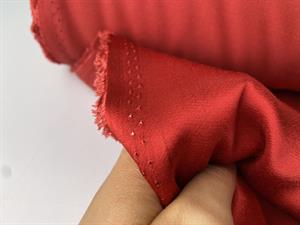 Fastvævet viscose - crepe de chine look i brændt chilirød