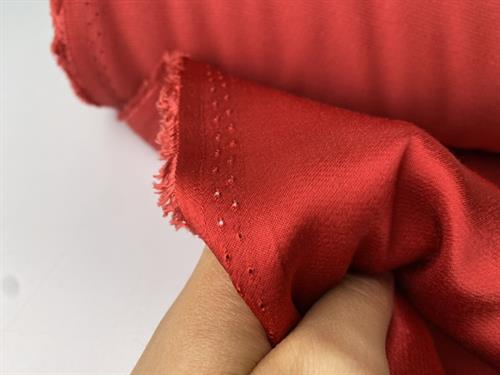 Fastvævet viscose - crepe de chine look i brændt chilirød