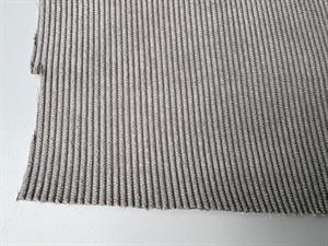 Smalriflet møbelfløjl - blid grå med svag brun undertone