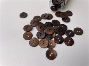 Perlemorsknap - mørk brun, 12 mm, med mat overflade