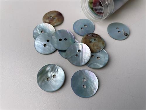 Perlemorsknap - sart lys blå, 20 mm, med mat overflade