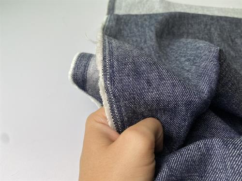 Twillvævet denim med stræk - navy melange og lækker
