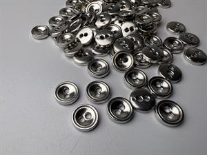 Metalknap -  fin lille skjorteknap i sølv, 10 mm