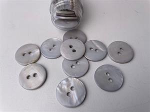 Poleret perlemorsknap - kold perlemor og blank, 18 mm