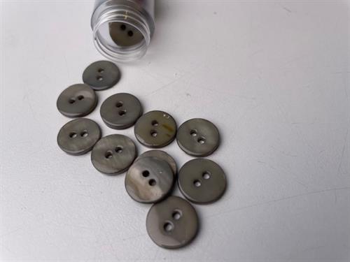 Poleret perlemorsknap - mellemgrå og blank, 13 mm