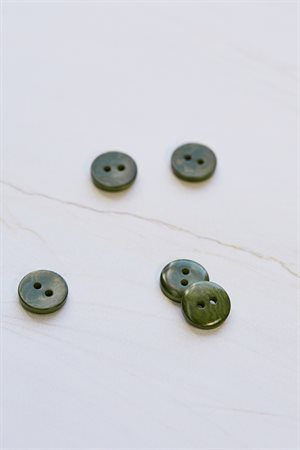 Corozo button fra mind the maker - i flot green olive, 11 mm