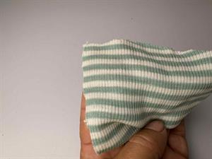 Undertøjsuld med silke - drop needle i mint / offwhite