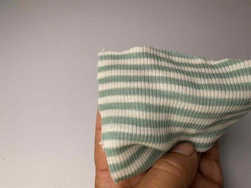 Undertøjsuld med silke - drop needle i mint / offwhite