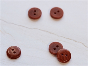Corozo button fra mind the maker - sienna, 11 mm