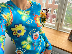 Sportsstræk - blå med blomster
